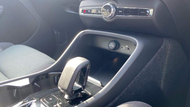 Volvo XC40 2.0 B3P Plus Dark 5dr Auto Petrol Estate